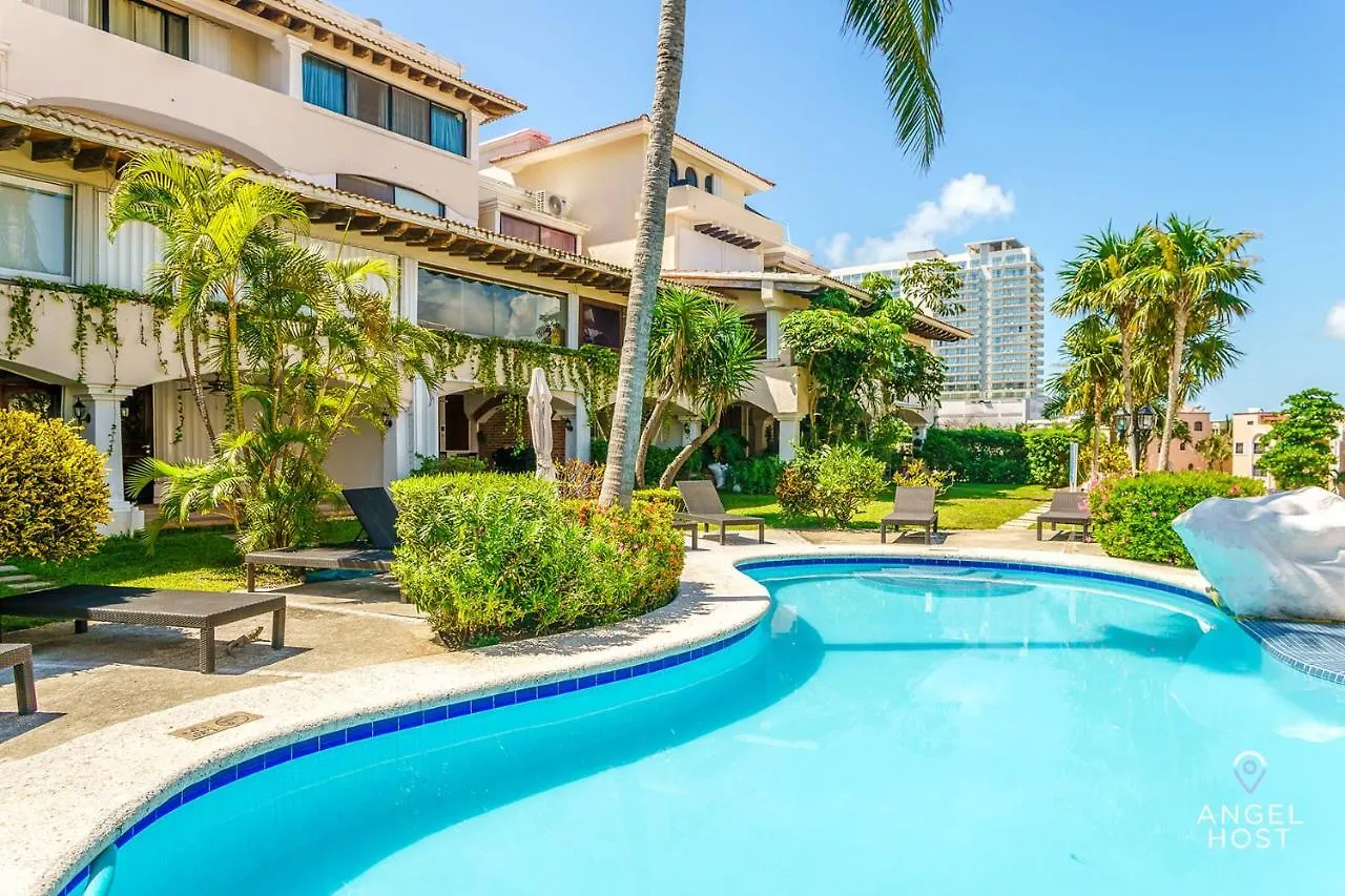 Oceanside Townhome A Block To Beach Plus 3 Pools Onsite Cancun 0*,