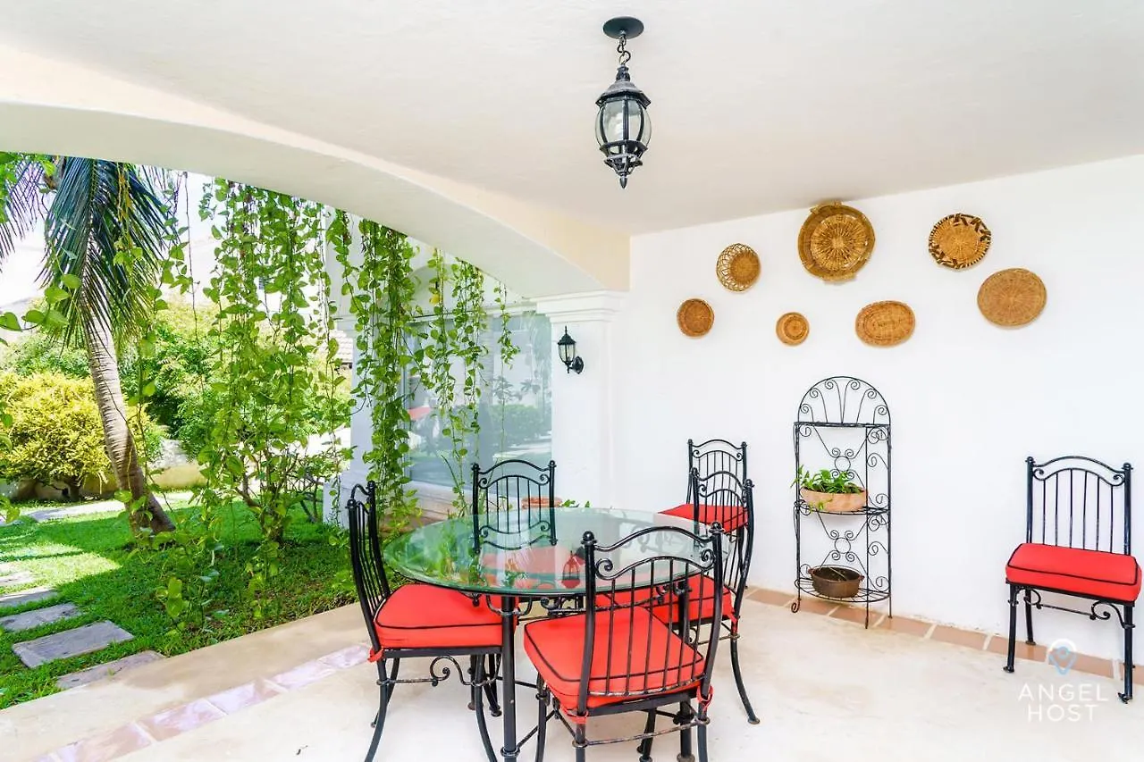 Holiday home Oceanside Townhome A Block To Beach Plus 3 Pools Onsite Cancun