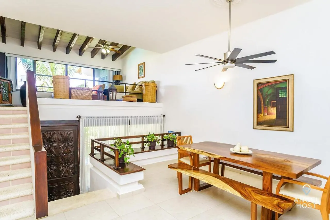 Oceanside Townhome A Block To Beach Plus 3 Pools Onsite Cancun Mexico
