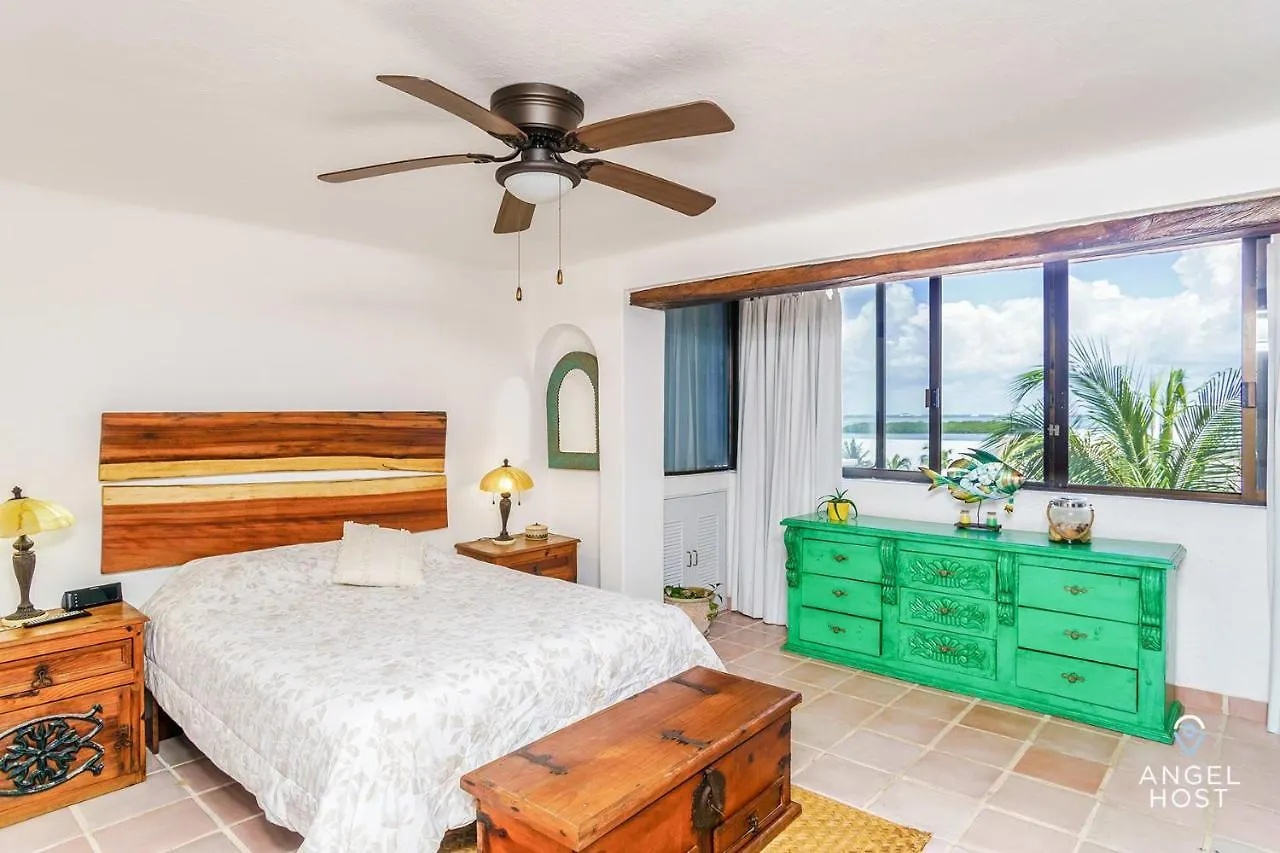 Oceanside Townhome A Block To Beach Plus 3 Pools Onsite Cancun 0*,  Mexico