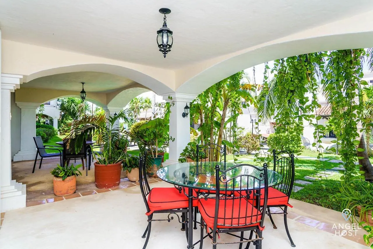 Holiday home Oceanside Townhome A Block To Beach Plus 3 Pools Onsite Cancun Mexico