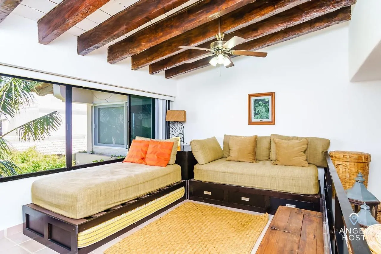Oceanside Townhome A Block To Beach Plus 3 Pools Onsite Cancun