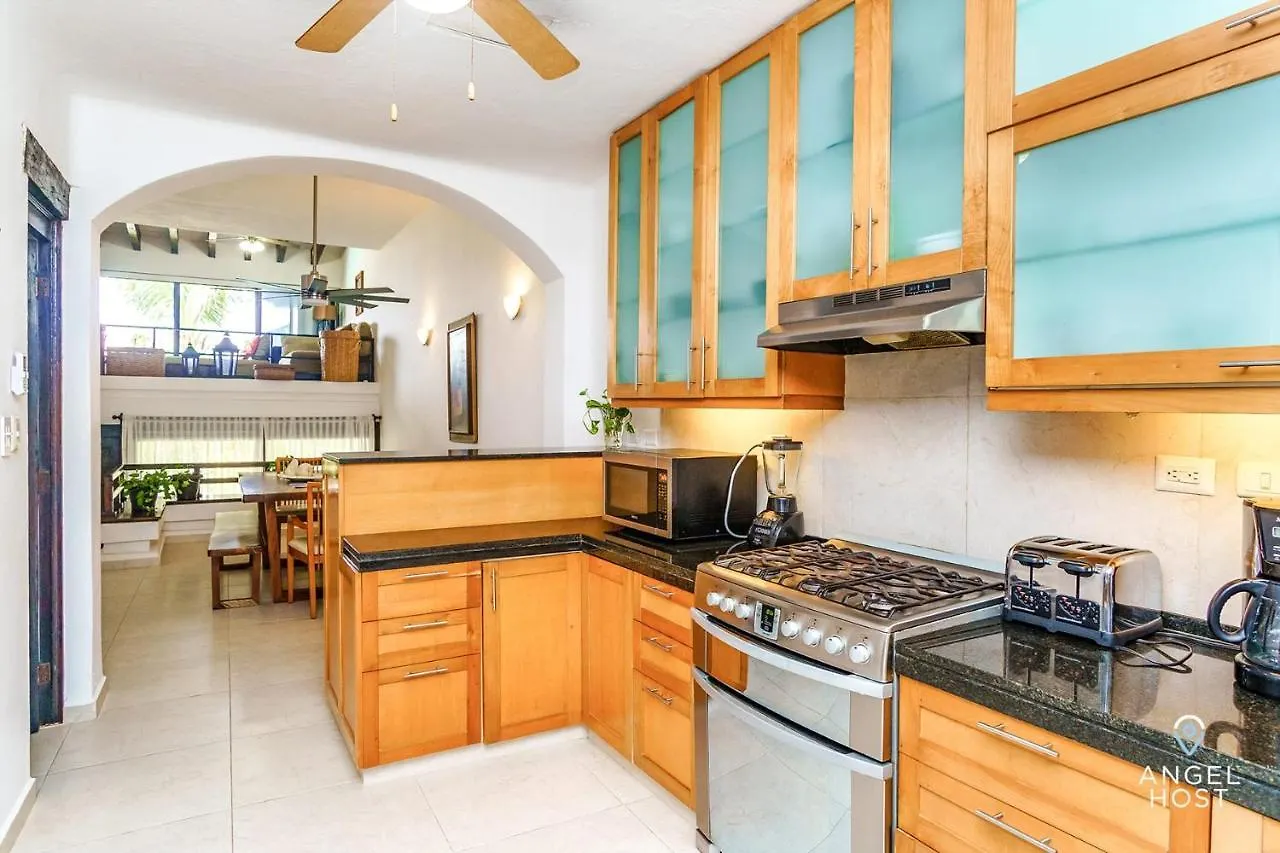 Oceanside Townhome A Block To Beach Plus 3 Pools Onsite Cancun Holiday home