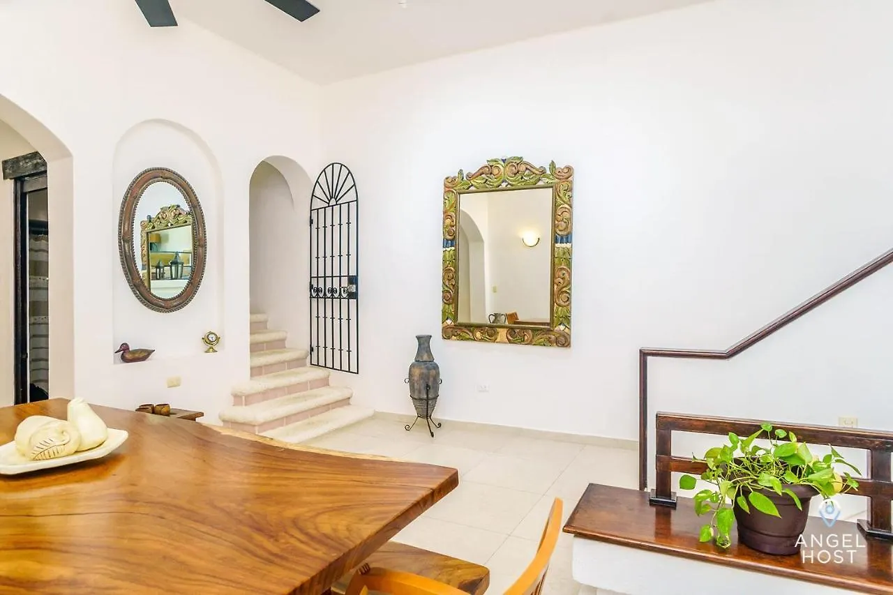 Holiday home Oceanside Townhome A Block To Beach Plus 3 Pools Onsite Cancun Mexico
