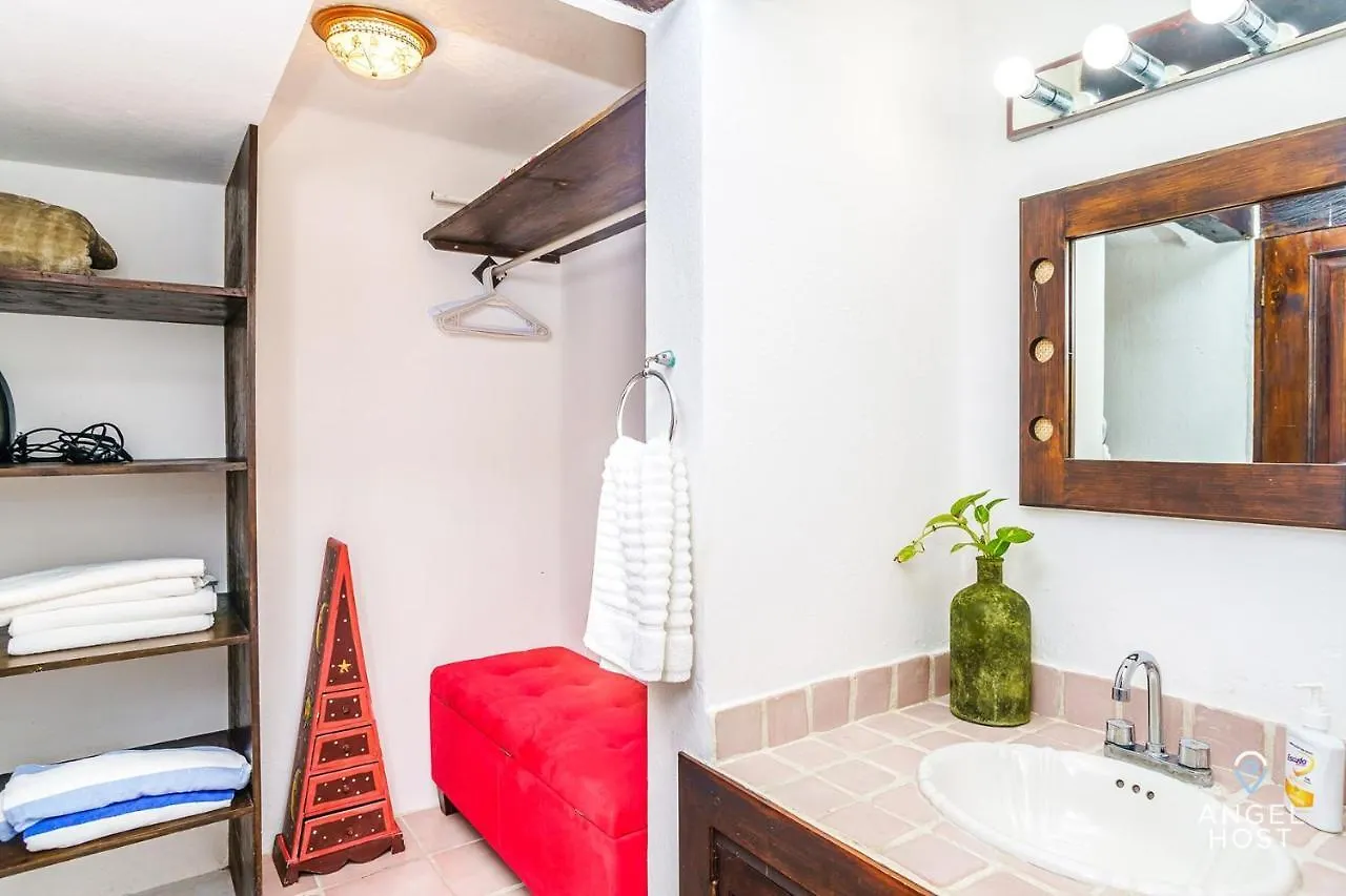 Holiday home Oceanside Townhome A Block To Beach Plus 3 Pools Onsite Cancun