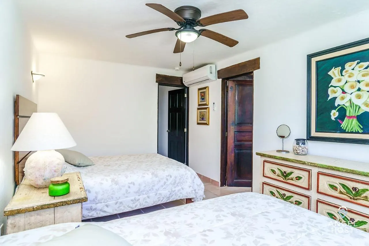 Oceanside Townhome A Block To Beach Plus 3 Pools Onsite Cancun Holiday home