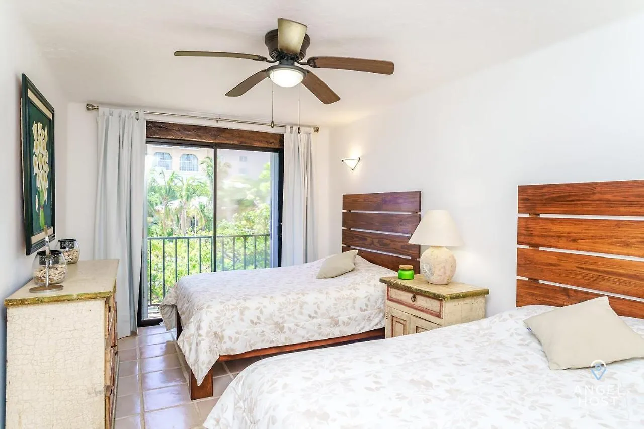 Holiday home Oceanside Townhome A Block To Beach Plus 3 Pools Onsite Cancun
